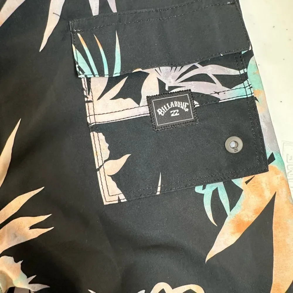 NWT Billabong Youth Boys Recycler Pro Board Shorts Black Floral - Size 26